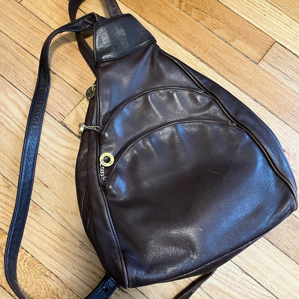 Unique vintage brown leather backpack Perlina